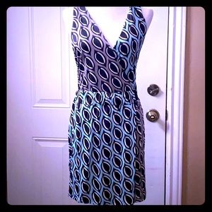 Diane Von Furstenberg sleeveles wrap Dress size 2